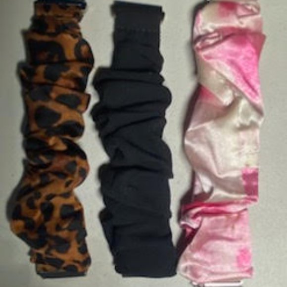 Fitbit Versa 2 Bands (+charger) - Picture 3 of 5